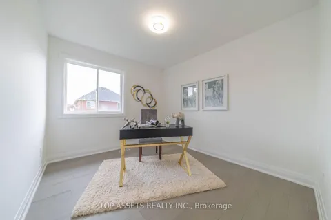 37 Landsdown Crescent, Markham, ON L6E 1M6