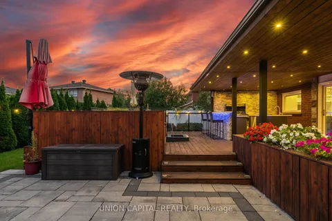 82 Queenston Crescent, Vaughan, ON L4L 4A2