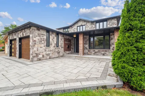 82 Queenston Crescent, Vaughan, ON L4L 4A2