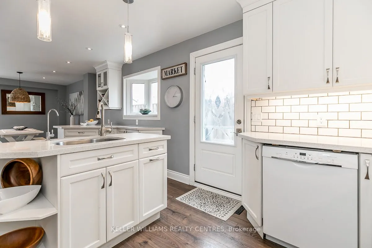 707 Jackson Court, Newmarket, ON L3Y 5A5
