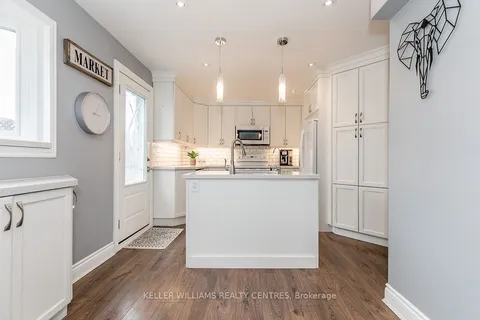 707 Jackson Court, Newmarket, ON L3Y 5A5
