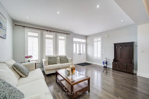 18 Sunburst Crescent, Markham, ON L6E 1R5