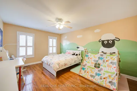 18 Sunburst Crescent, Markham, ON L6E 1R5
