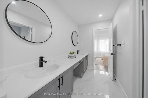 15 Hawksbury Road, Markham, ON L6E 1G9