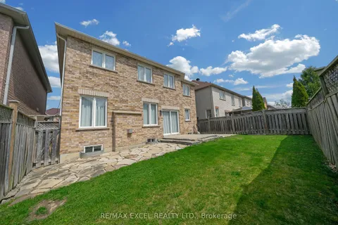 15 Hawksbury Road, Markham, ON L6E 1G9