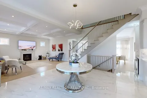 41 John Dallimore Drive, Georgina, ON L4P 0H4