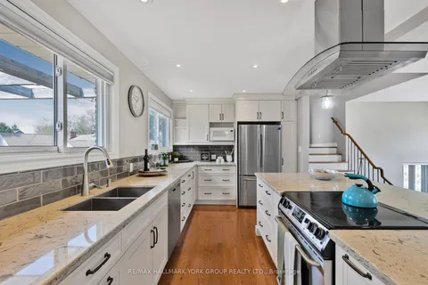 124 Alexander Road, Newmarket, ON L3Y 3J5