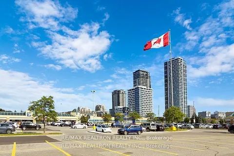 72 Spanhouse Crescent, Markham, ON L3R 4E3