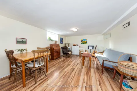 243 Ruggles Avenue, Richmond Hill, ON L4C 1Y6