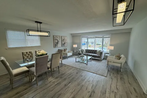 46 Devins Drive, Aurora, ON L4G 2Z1