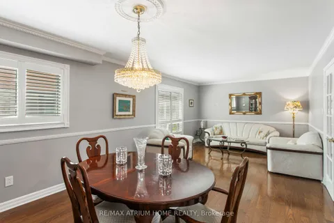 9 Constellation Crescent, Richmond Hill, ON L4C 8J8