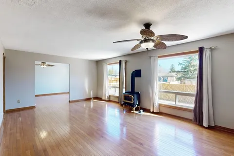 25 Shirlea Boulevard, Georgina, ON L4P 1L1