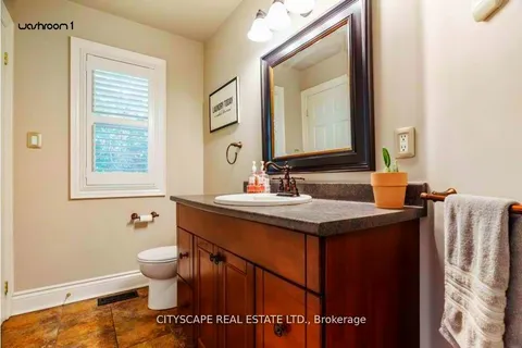 10300 Ravenshoe Road, Georgina, ON L0C 1L0