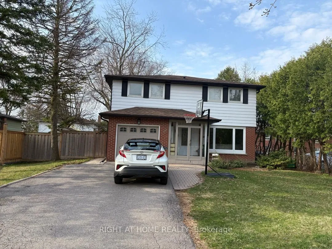 33 Royal Orchard Boulevard, Markham, ON L3T 3C4