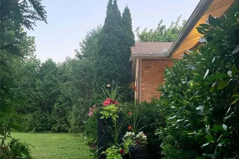 247 Harris Avenue, Richmond Hill, ON L4E 3M3