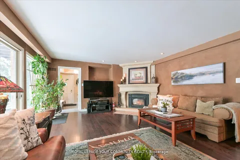247 Harris Avenue, Richmond Hill, ON L4E 3M3