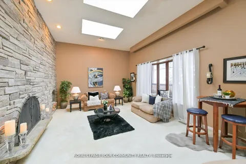 247 Harris Avenue, Richmond Hill, ON L4E 3M3