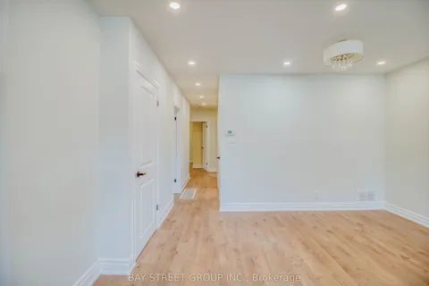 65 Davis Road, Aurora, ON L4G 2B4