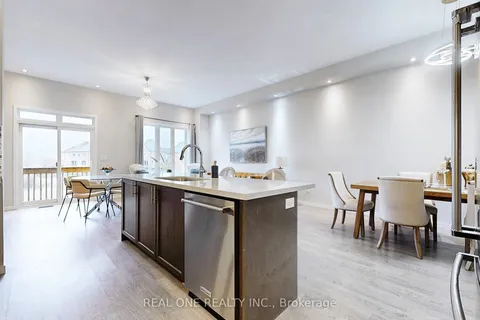 240 Elyse Court, Aurora, ON L4G 2C9