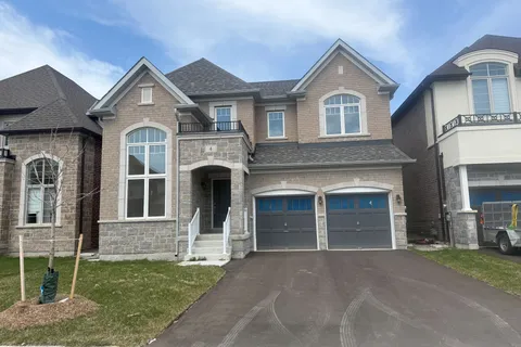 4 Kenneth Ross Bend, East Gwillimbury, ON L9N 0T7
