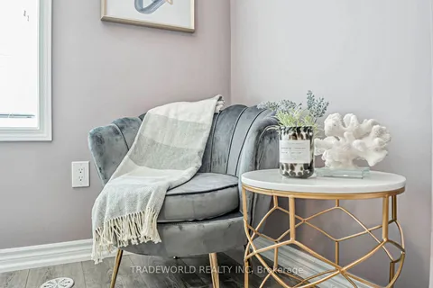 172 Thomas Phillips Drive, Aurora, ON L4G 0X8