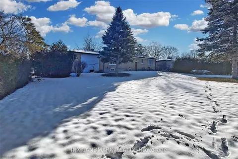 32 Kirk Drive, Markham, ON L3T 3L1