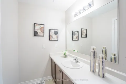 7 John Moore Road, East Gwillimbury, ON L9N 0P4