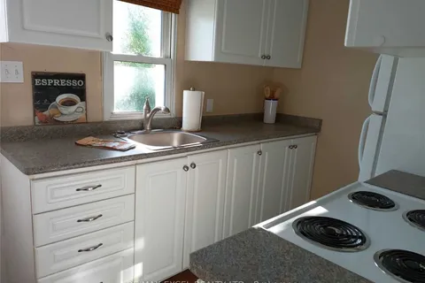 795 Third Avenue, Georgina, ON L0E 1S0
