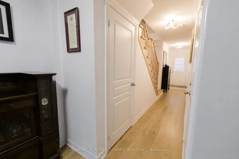 102 Roy Grove Way, Markham, ON L6E 0T7
