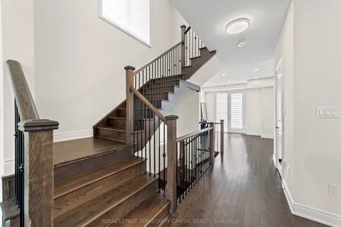 539 New England Court, Newmarket, ON L3X 0M5