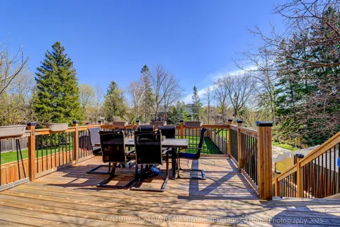 101 Spruce Avenue, Richmond Hill, ON L4C 6V9