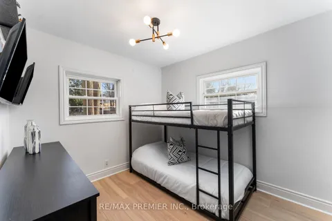 378 Andrew Street, Newmarket, ON L3Y 1H4