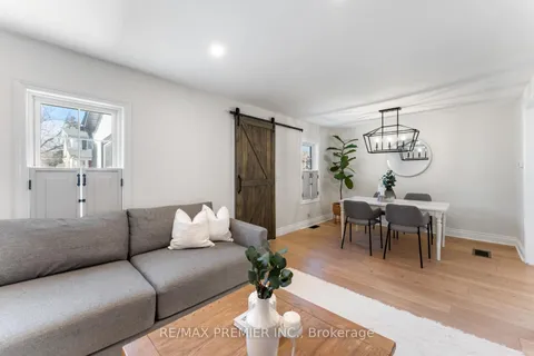 378 Andrew Street, Newmarket, ON L3Y 1H4