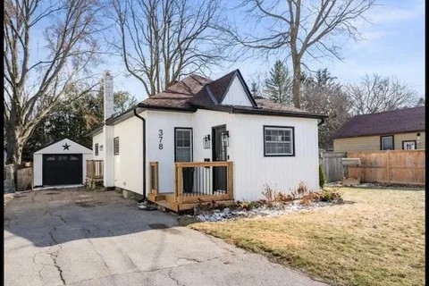 378 Andrew Street, Newmarket, ON L3Y 1H4
