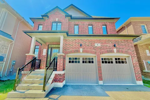 8 Valleo Street, Georgina, ON L4P 1J5