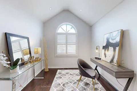 12 Staglin Court, Markham, ON L6C 0K9