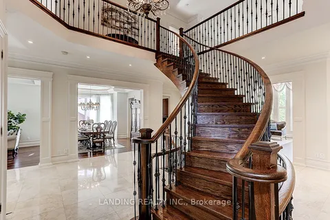33 Winterport Court, Richmond Hill, ON L4C 9V6