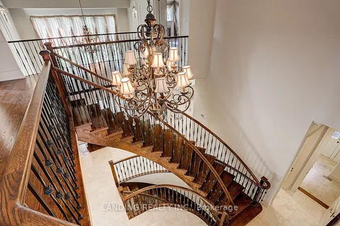 33 Winterport Court, Richmond Hill, ON L4C 9V6