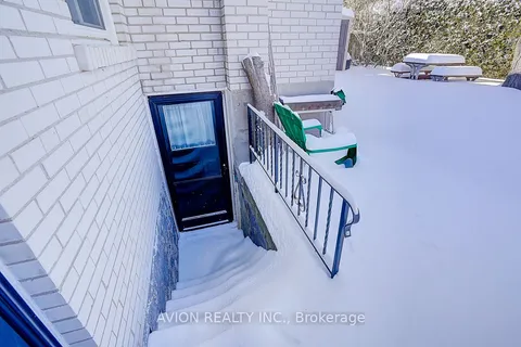 24 Drakefield Road, Markham, ON L3P 1G5
