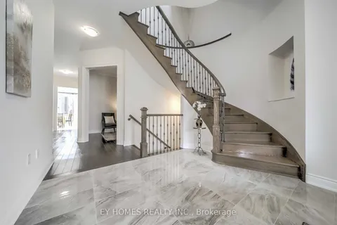 94 Giardina Crescent, Richmond Hill, ON L4B 0G2