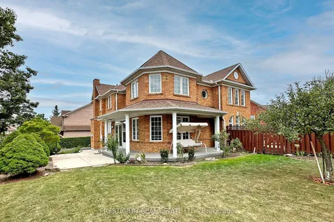 31 Meadowgrass Crescent, Markham, ON L3S 4B2