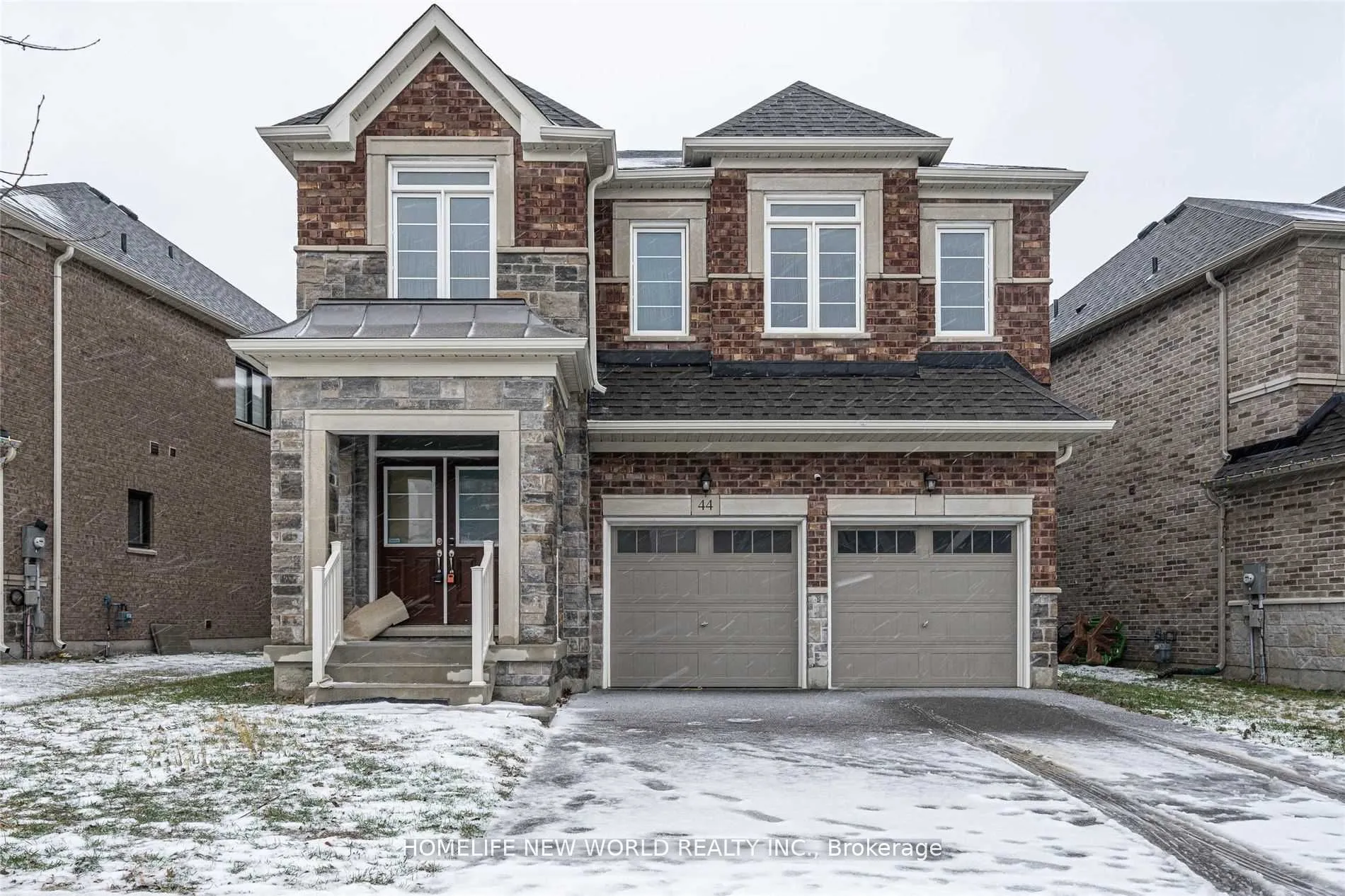 44 Pear Blossom Way, East Gwillimbury, ON L9N 0T1