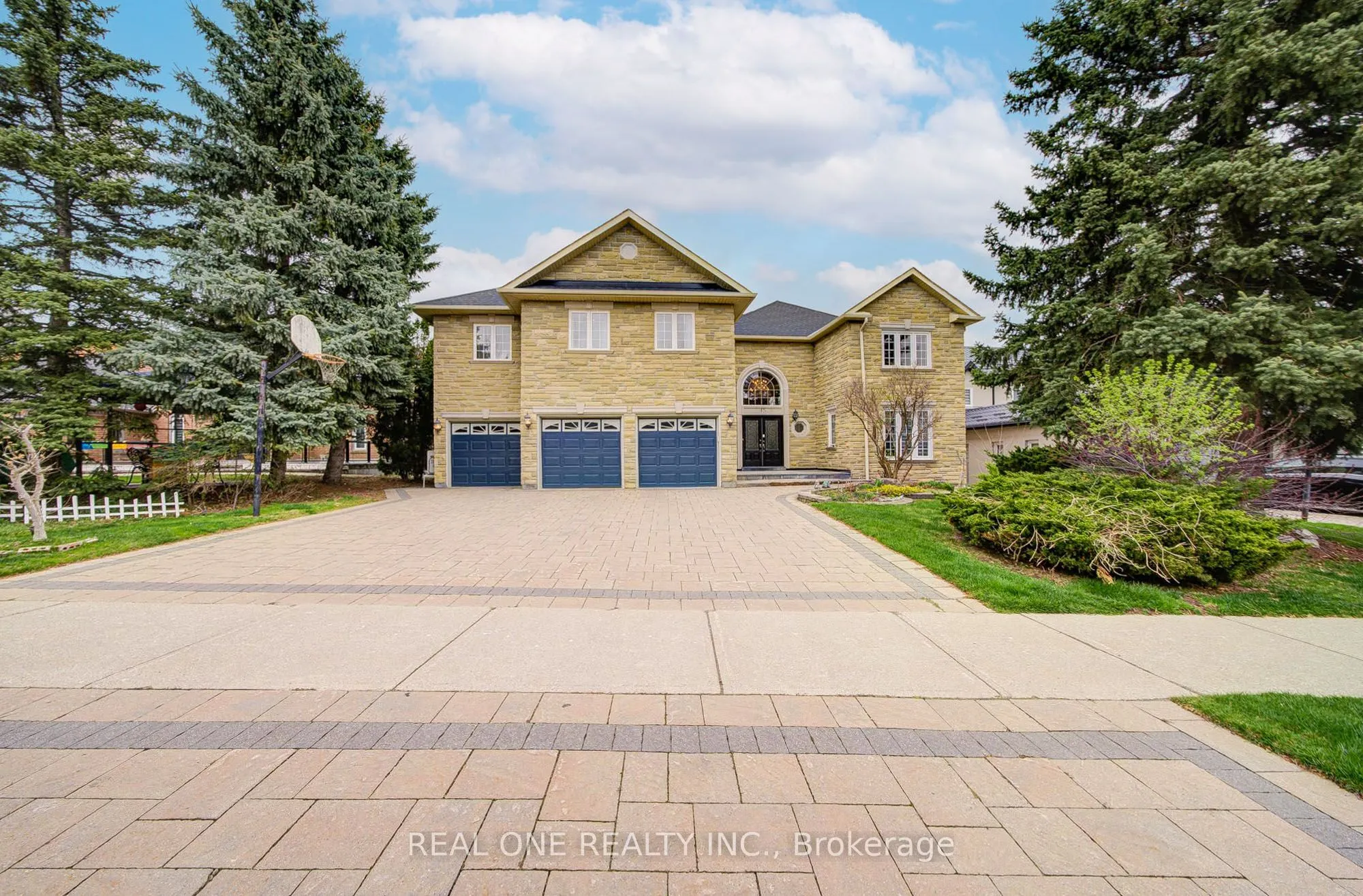 45 Glenayr Road, Richmond Hill, ON L4B 2V8