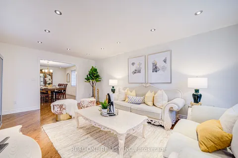 45 Glenayr Road, Richmond Hill, ON L4B 2V8
