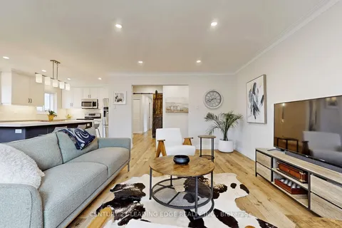 4 Hamilton Hall Drive, Markham, ON L3P 2P2