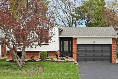 4 Hamilton Hall Drive, Markham, ON L3P 2P2