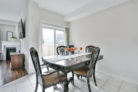55 Tyndall Drive, Bradford West Gwillimbury, ON L3Z 4G7