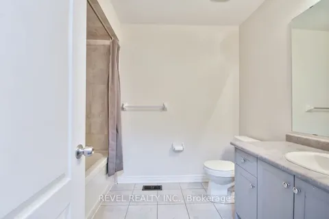 55 Tyndall Drive, Bradford West Gwillimbury, ON L3Z 4G7
