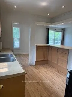 77 Murray Drive, Aurora, ON L4G 2C2