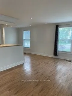 77 Murray Drive, Aurora, ON L4G 2C2